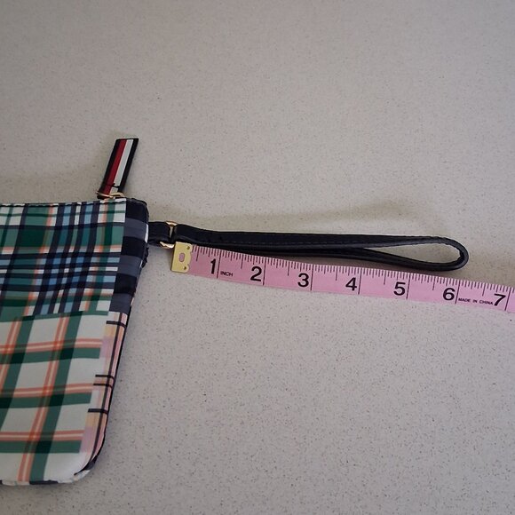 Tommy Hilfiger Plaid Wristlet Zip Case - Picture 13 of 13
